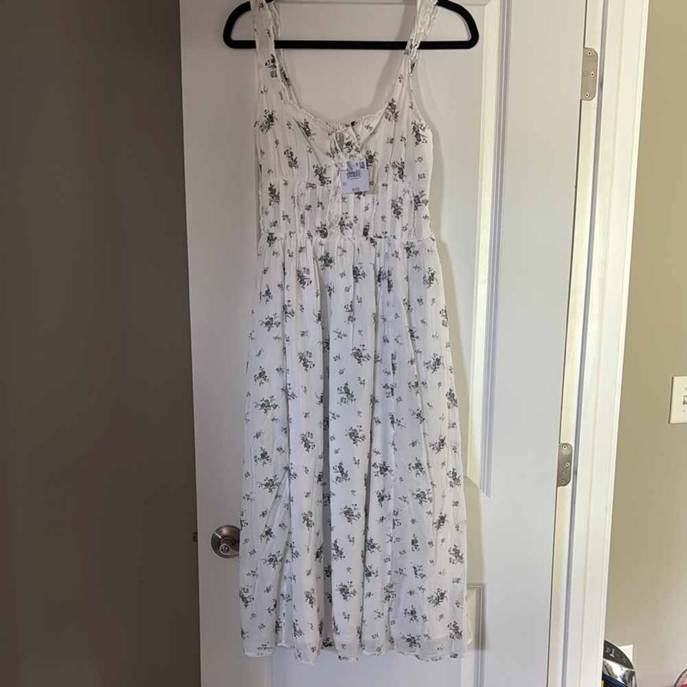 American Eagle Outfitters White Floral Maxi Dress